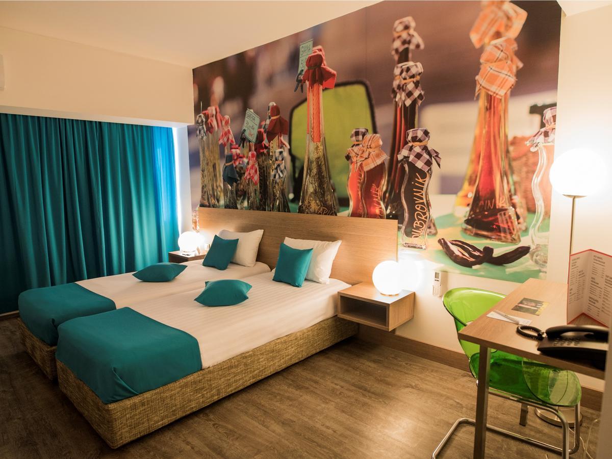 Ibis Styles Skopje Hotel Exterior photo